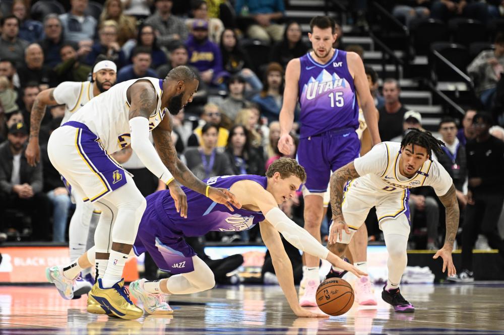 西甲综合：皇马不敌贝蒂斯 马竞暂登榜首2025-03-03.